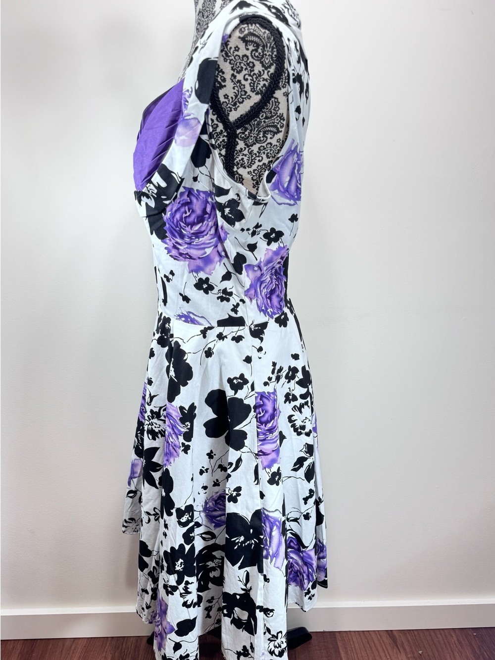 Blackbutterfly Vintage-Inspired Purple and Black Floral Fit & Flare Pinup Dress - Picture 5 of 9